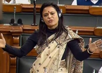 লোকসভার অধিবেশনের মাঝে বিজেপি সাংসদকে “হারামি” বললেন তৃণমূল সাংসদ মহুয়া মৈত্র