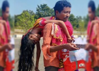 টাকার অভাবে মেলেনি গাড়ি, মৃত স্ত্রীর দেহ কাঁধে করে বিশাখাপত্তনম থেকে ৩৩ কিমি হেঁটে গেলেন ওড়িশার ব্যক্তি