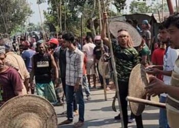 মাছ কেনা নিয়ে বিবাদের জেরে সংঘর্ষে জড়াল বাংলাদেশের ৩ গ্রাম, জখম ২০