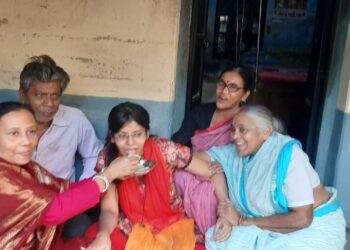 অসুস্থ বাবার পাশে থাকার শপথ নিয়ে টেট পরীক্ষা দিয়ে লক্ষাধিক পরীক্ষার্থীর মধ্যে প্রথম বর্ধমানের ইনা