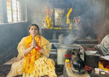 মহাশিবরাত্রি উপলক্ষে ভগবান মহাদেবের সামনে করজোড়ে সারা আলি খান, নিন্দায় সরব মুসলিম ভক্তকুল