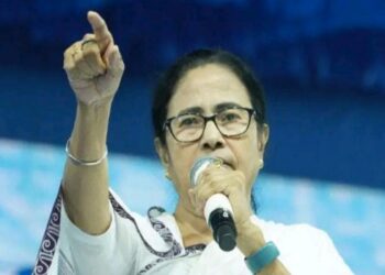 শিলিগুড়িতে মুখ্যমন্ত্রীর সভায় ডেকে এনে পড়ুয়াদের পচা বিরিয়ানি দেওয়ার অভিযোগ