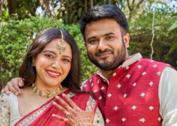 “স্বরা ভাস্করকে এক হাজার পুরুষের সাথে রাত কাটাতে হবে”-অযোধ্যা মহন্ত রাজু দাস