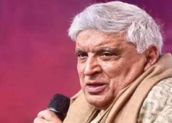 “আমি নিজের দেশে নির্ভয়ে থাকি, পাকিস্তানকে কিসের ভয় ?”- জাভেদ আখতার