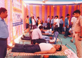 রক্তদান শিবিরের আয়োজন করল আউশগ্রাম থানার পুলিশ