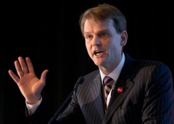 পাকিস্তানকে আইএমএফের সাহায্য দেওয়ার বিরোধিতা করলেন প্রাক্তন রাষ্ট্রদূত ক্রিস আলেকজান্ডার