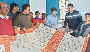 কেতুগ্রামের দুই পঞ্চায়েতে সরকারী প্রকল্পের কাজ খুঁটিয়ে দেখলেন কেন্দ্রীয় প্রতিনিধি দল