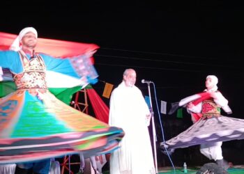 ইজিপ্ট ও উত্তর আয়ারল্যাণ্ডের  দারভিশ নৃত্য আর লোকসংগীতে মুগ্ধ আউশগ্রাম