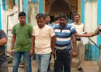 এমবিবিএসে ভর্তির নামে প্রতারণা চক্রের চার পাণ্ডা গ্রেফতার