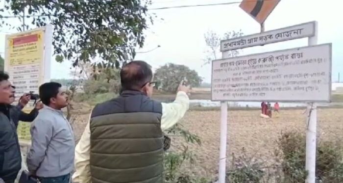 বর্ধমানের গ্রামীণ এলাকার প্রধানমন্ত্রী গ্রাম সড়ক যোজনার কাজ দেখে ভূয়সী প্রশংশা করলেন কেন্দ্রীয় প্রতিনিধিরা