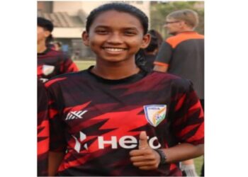 ভারতীয় দলের হয়ে ফুটবল চ্যাম্পিয়নশিপে খেলতে বিদেশে পাড়ি দিল বাংলাার আদিবাসী কন্যা