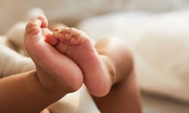 নিউমোনিয়ায় সারাতে পেটে ৫১ বার গরম লোহার রডের ছ্যাঁকা, অত্যাচারে মৃত্যু ৩ মাসের শিশুকন্যার