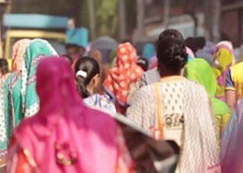 বাংলাদেশের জয়পুরহাটে স্মার্টফোনে পরকীয়ার কারনে বাড়ছে তালাকের ঘটনা , সবচেয়ে এগিয়ে মহিলারা