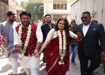 বিয়ের আগেই গর্ভবতী স্বরা ভাস্কর !  “ভাই” ফাহাদ আহমেদকে বিয়ে করার পর ফের ট্রোলড হলেন অভিনেত্রী