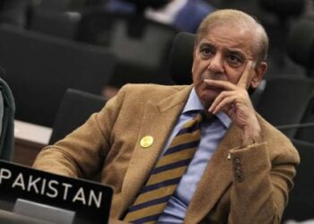 দু’সপ্তাহের মধ্যে দেউলিয়া হতে পারে পাকিস্থান, ঋণ দিল না আইএমএফ