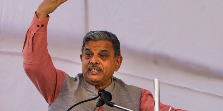 “গরুর মাংস খেতে বাধ্য হওয়া ব্যক্তিদের জন্য আমাদের দরজা খোলা আছে”- আরএসএস নেতা দত্তাত্রেয় হোসবালে