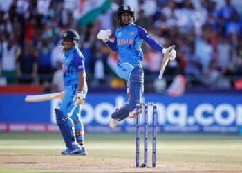 পাকিস্তানকে হারিয়ে নারী টি-টোয়েন্টি বিশ্বকাপের সূচনা করল ভারত