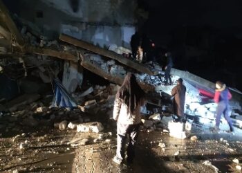 তুরস্কে ৭.৮ মাত্রার ভূমিকম্প, বিধ্বস্ত বহু ভবন, বহু হতাহতের আশঙ্কা