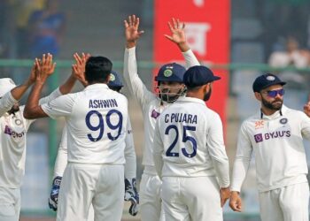 অস্ট্রেলিয়ার বিরুদ্ধে দ্বিতীয় টেস্টে ৬ উইকেটে জিতলো ভারত