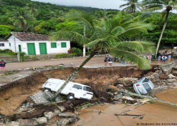ব্রাজিলে মুষলধারে বৃষ্টির জেরে বন্যা ও ভূমিধসে কমপক্ষে ৩৫ জনের মৃত্যু