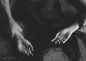 অষ্টম শ্রেণির ছাত্রীকে বাড়ি থেকে তুলে এনে গনধর্ষণ, গ্রেফতার বাবা ও ছেলে