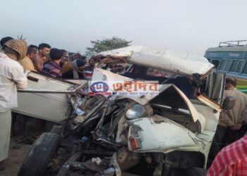 আউশগ্রামে যাত্রীবাহী বাস ও পুলিশের গাড়ির মুখোমুখি সংঘর্ষ, নিহত ১, আহত এএসআই সহ ৩