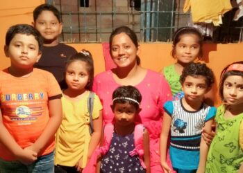 দোল উৎসবের প্রস্তুতি তুঙ্গে মেমারির আবৃত্তির পাঠশালা ‘ফাগ ছোঁয়া পলাশে’