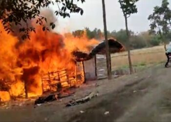 খণ্ডঘোষে একাধিক বালির টোল কাউন্টার অফিসে ভাঙচুর,লুটপাট, অগ্নিসংযোগ