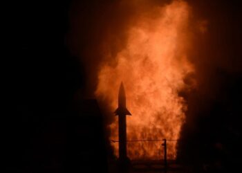 ভারতীয় নৌসেনার হাতে এল আরও এক বিধ্বংসী মিশাইল