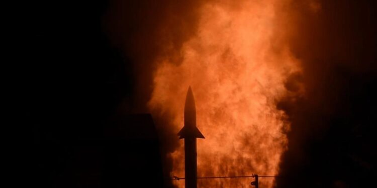 ভারতীয় নৌসেনার হাতে এল আরও এক বিধ্বংসী মিশাইল