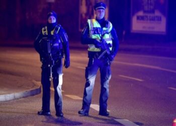 জার্মানির হামবুর্গের সাক্ষী কেন্দ্রে নির্বিচারে গুলি চালালো সন্ত্রাসবাদীরা , নিহত ৭, আহত ৮