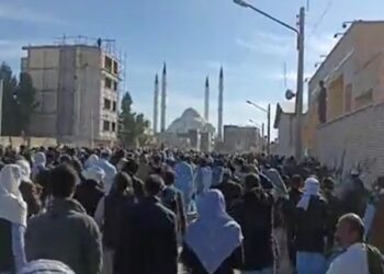 ছাত্রীদের উপর বিষাক্ত গ্যাস প্রয়োগের ঘটনার পরেও বিক্ষোভ অব্যাহত ইরানে