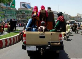 জোরে গান বাজানোর অপরাধে নববধূকে গুলি করে মারলো তালিবানরা