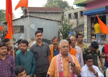 “বাংলাদেশের থেকেও বেশি বিপদে রয়েছেন পশ্চিমবঙ্গের হিন্দুরা !” হাওড়ার কাশীপুরে রামনবমীর শোভাযাত্রায় হামলা প্রসঙ্গে দিলীপ ঘোষ