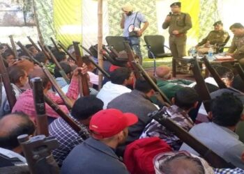 সন্ত্রাসবাদ মোকাবিলায় গ্রাম প্রতিরক্ষা গার্ডদের বিশেষ অস্ত্র প্রশিক্ষণ দিচ্ছে জম্মু-কাশ্মীর প্রশাসন