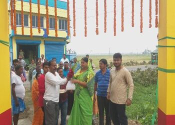 মুসলিম মহিলা কাউন্সিলরের হাত দিয়ে হল শ্মশান মন্দিরের প্রবেশদ্বারের  উদ্ঘাটনে