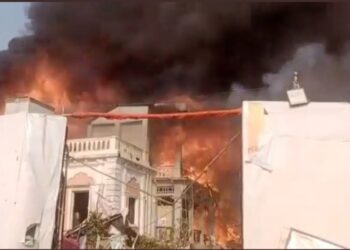 মুম্বাইয়ের ফিল্ম সিটিতে ভয়াবহ অগ্নিকাণ্ড