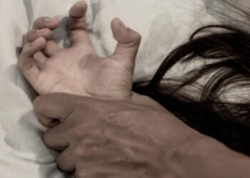 কিশোরীকে ধর্ষণের ঘটনা ৫ লাখ টাকায় মিটমাট করে দিল বাংলাদেশের নাজিরপুরের চৌকিদার ও মেম্বার