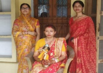 মোহন-বংশীধারীর মূর্তিকে বিয়ে করলেন উত্তরপ্রদেশের ‘মীরাবাঈ’ রক্ষা সোলাঙ্কি