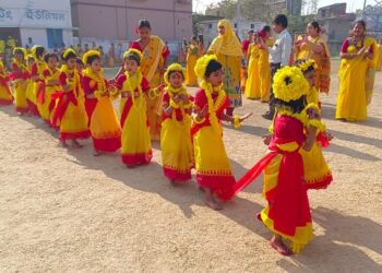 আউশগ্রাম ও মঙ্গলকোটে পালিত হল দোল উৎসব