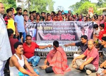 প্রতিবেশী মুসলিম যুবকদের ইভটিজিংয়ে অতিষ্ট হয়ে গলায় ফাঁস দিয়ে আত্মঘাতী হল ১৩ বছরের হিন্দু কিশোরী