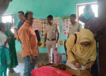 আদালতের নির্দেশে ঘরের দখল নিলেন মহিলা, অনিশ্চিত ভবিষ্যতের মুখে ভাতারের ৫৬ নম্বর অঙ্গনওয়াড়ি কেন্দ্র