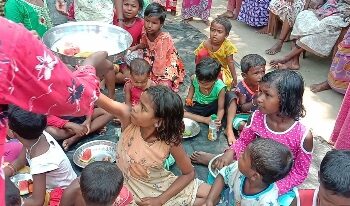 দু:স্থ শিশুদের নিয়ে নববর্ষ উদযাপন করল বর্ধমানের “আমার পাঠশালা”