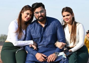 ছেলের মুসলিম নাম রেখে ট্রোলড হচ্ছেন ইউটিউবার আরমান মালিক