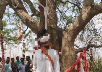 বীরভূমের পুরন্দরপুরে এক অঘোরী সাধুর ঝুলন্ত দেহ উদ্ধার, খুনের অভিযোগ