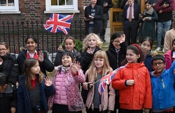 ব্রিটেনের স্কুলগুলিতে মুসলিম হওয়ার জন্য হিন্দু পড়ুয়াদের উপর  চাপ সৃষ্টি হচ্ছে : রিপোর্ট