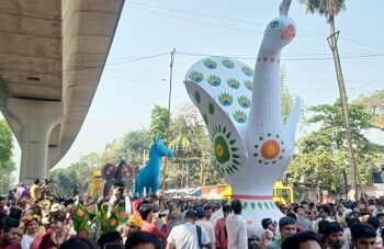 জিহাদিদের নিষেধ অগ্রাহ্য করে অবশেষে ‘মঙ্গল শোভাযাত্রা’ হল ঢাকায়