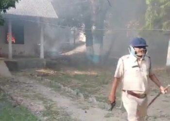 কালিয়াগঞ্জে ঘরে ঢুকে পুলিশকে বেদম পেটালো ক্ষিপ্ত জনতা, মুখ্যমন্ত্রীর দাবি বিহার থেকে লোক এনেছে বিজেপি