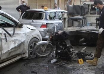 পাকিস্তানে পুলিশের গাড়িতে বিস্ফোরণ,  নিহত ৪, আহত ১৫