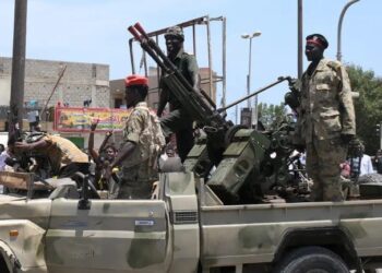 খার্তুম থেকে দূতাবাসের কর্মীদের সরাতে সেনা মোতায়েন করবে আমেরিকা